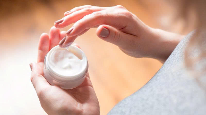 Cách khắc phục da sạm đen vào mùa thu đông- Ảnh 3.